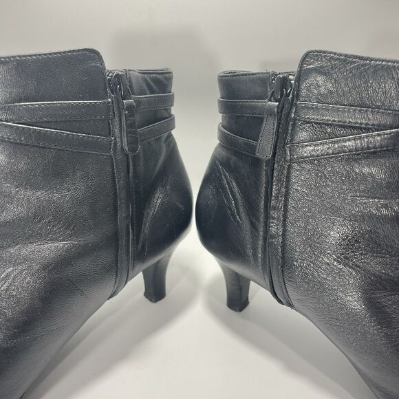 Cole Haan Elinor Side Zip Short Boot Black Leather Sz 9 Heel - Picture 3 of 10